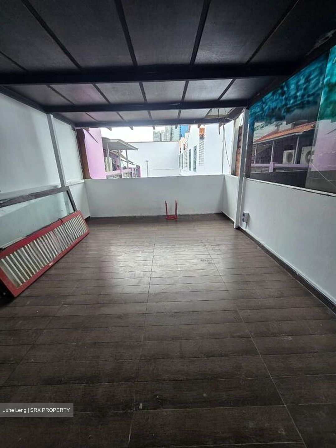 Beach Road (D7), Retail #530467321
